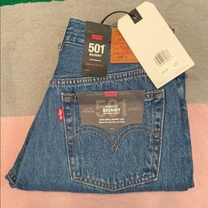 Levi’s 501 Skinny in Sansome Street